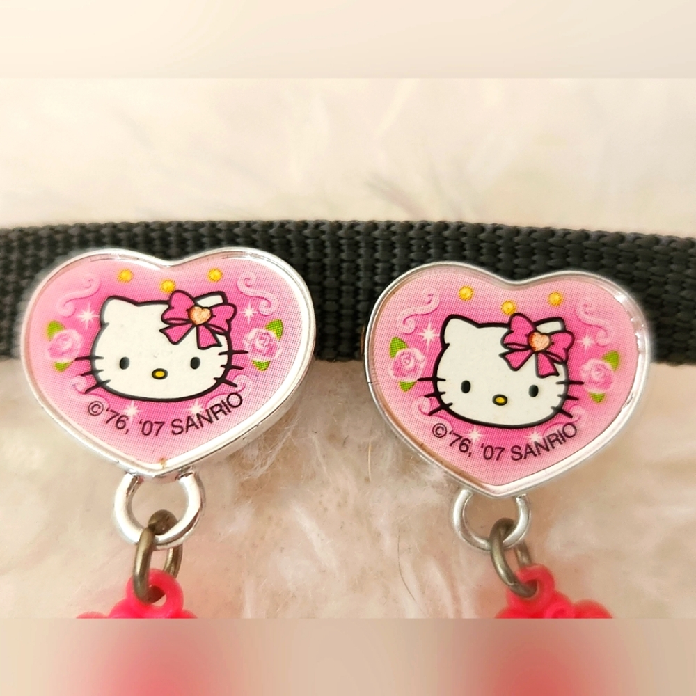 Hello Kitty earrings - Picture 2 of 4